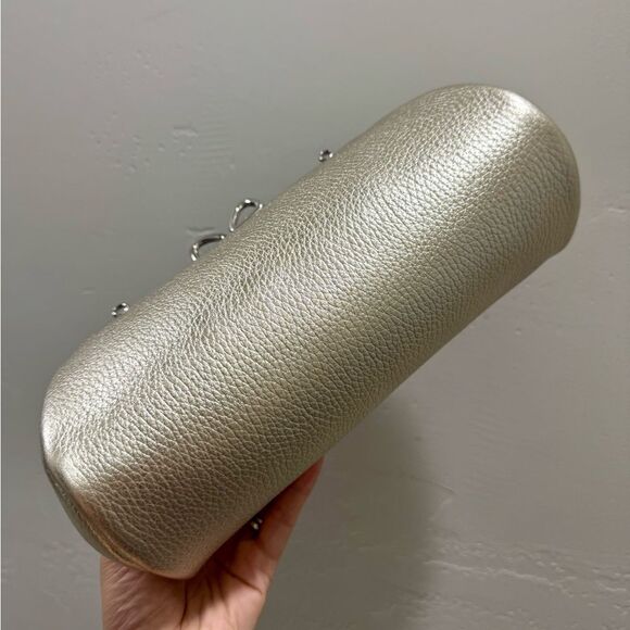 Gold Togo Cowhide Calfskin Handmade “Bow” Shaped Kisslock Baguette Bag/Crossbody - Picture 15 of 16